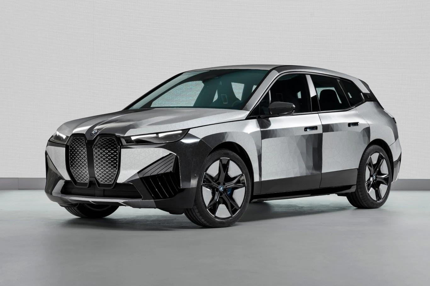 BMW iX Flow