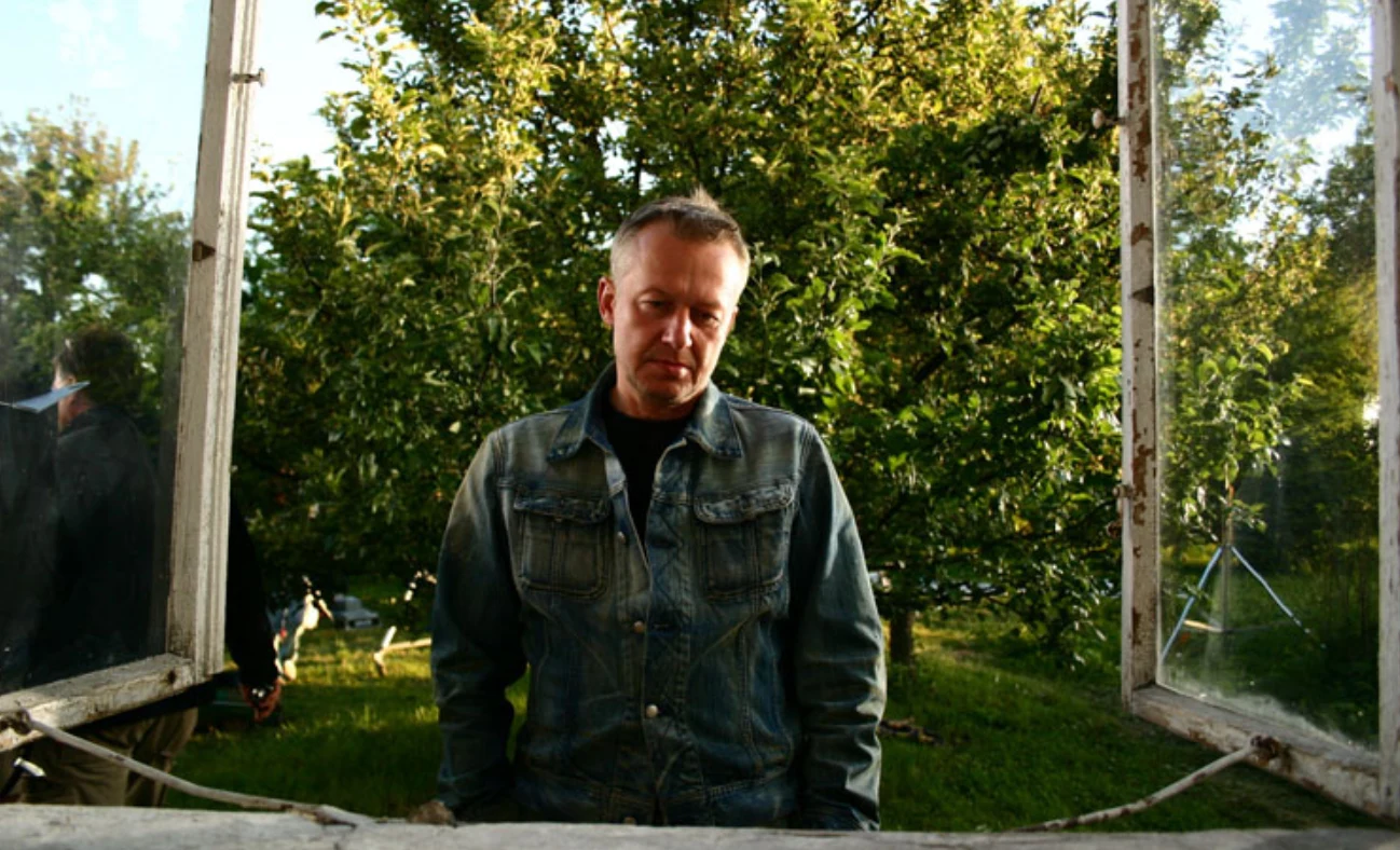 Bogusław Linda w filmie 'Jasne, błękitne okna"