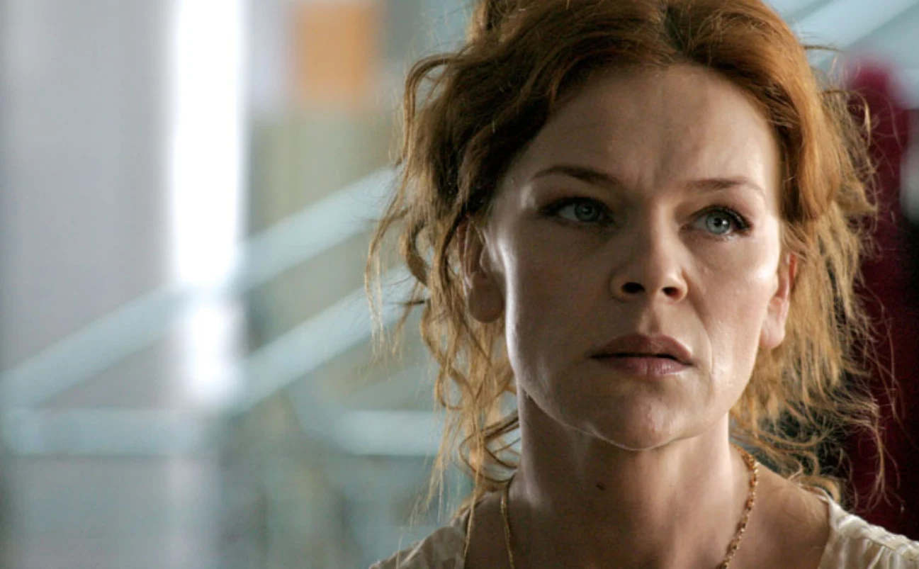 Beata Kawka w filmie "Jasne, błękitne okna"