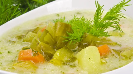 Zupę ogórkową można zaliczyć do naszych narodowych dań