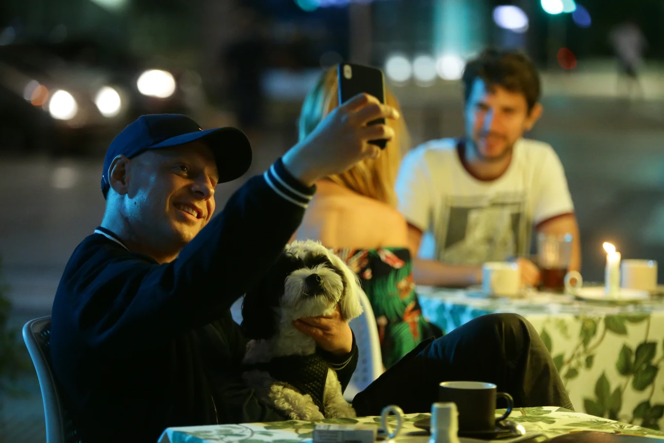 . Miłość skomplikuje wszystko i nawet taki facet jak Krime, którego nie usidliła wcześniej żadna kobieta, będzie musiał wybrać, co jest dla niego najcenniejsze i najważniejsze w życiu. . Miłość skomplikuje wszystko i nawet taki facet jak Krime, którego nie usidliła wcześniej żadna kobieta, będzie musiał wybrać, co jest dla niego najcenniejsze i najważniejsze w życiu.
