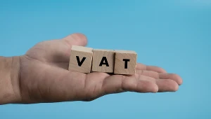 Ekspert podkreślił, że przedsiębiorcy muszą w ciągu dwóch tygodni zmienić systemy sprzedażowe i przeprogramować kasy fiskalne