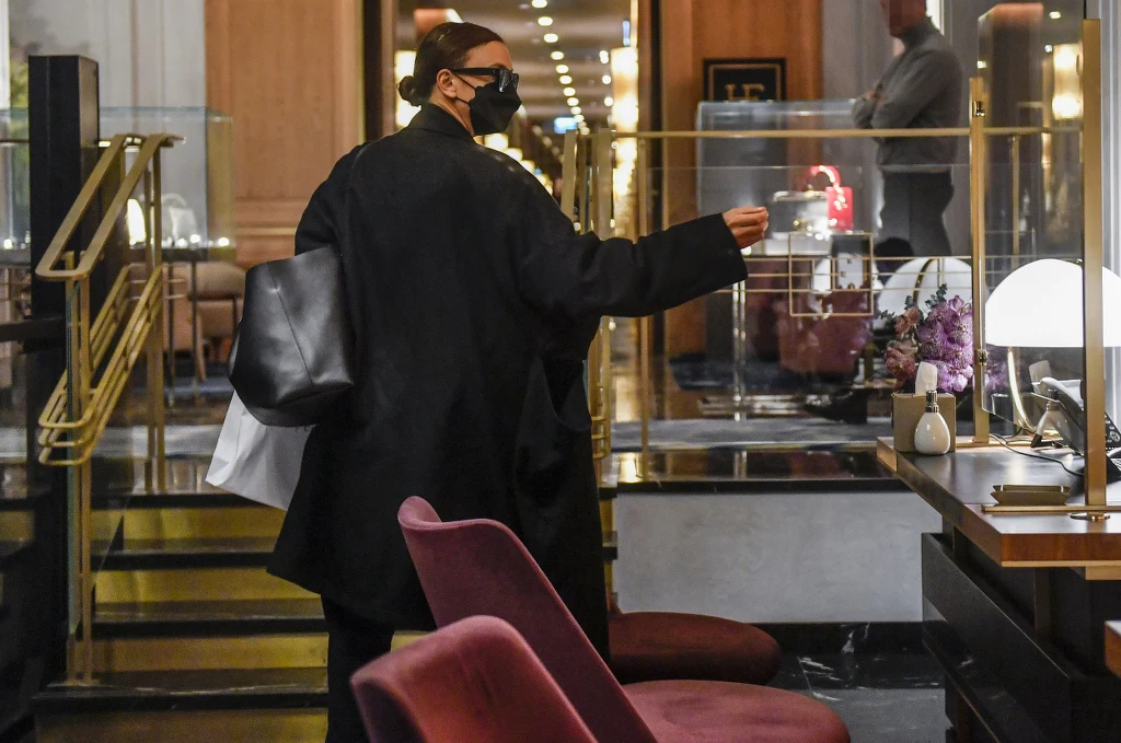 Irina Shayk w warszawskim hotelu