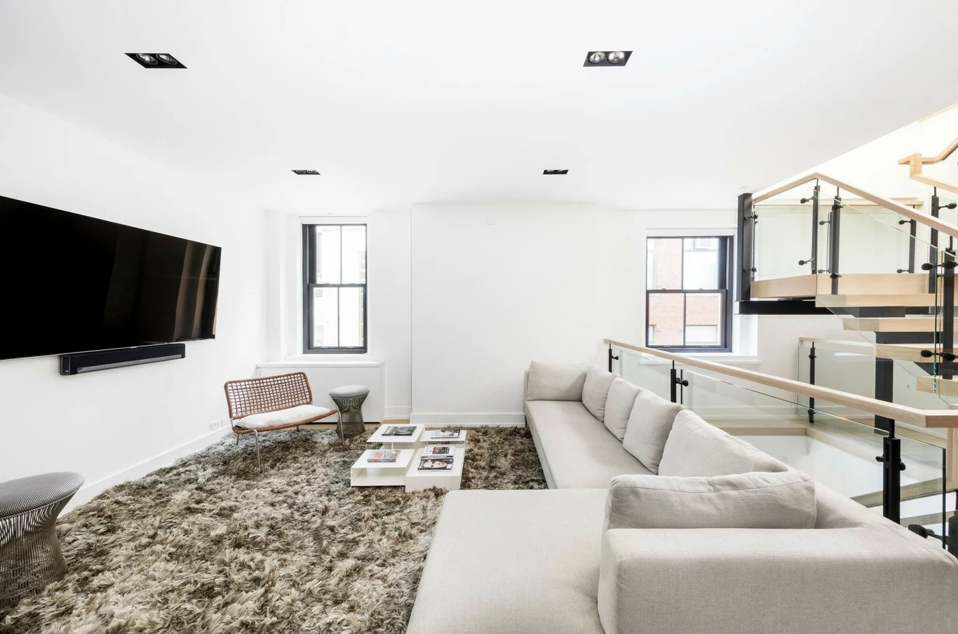 Posiadłość oferuje przestronne, przewiewne pokoje, siłownię i dostęp do basenu oraz dach z widokiem na panoramę. Posiadłość oferuje przestronne, przewiewne pokoje, siłownię i dostęp do basenu oraz dach z widokiem na panoramę.