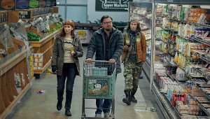 Jennifer Lawrence, Leonardo DiCaprio i Timothée Chalamet w scenie z "Nie patrz w górę"