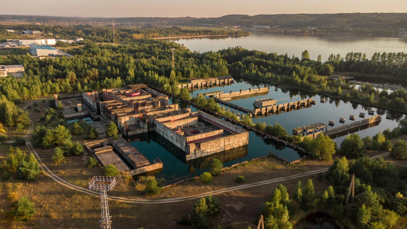 Nieukończona elektrownia w Żarnowcu. Nieukończona elektrownia w Żarnowcu.