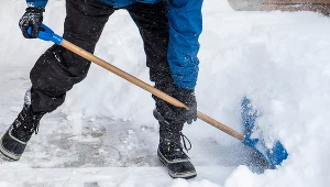 Posmaruj tym łopatę. Odśnieżanie pójdzie dwa razy szybciej 