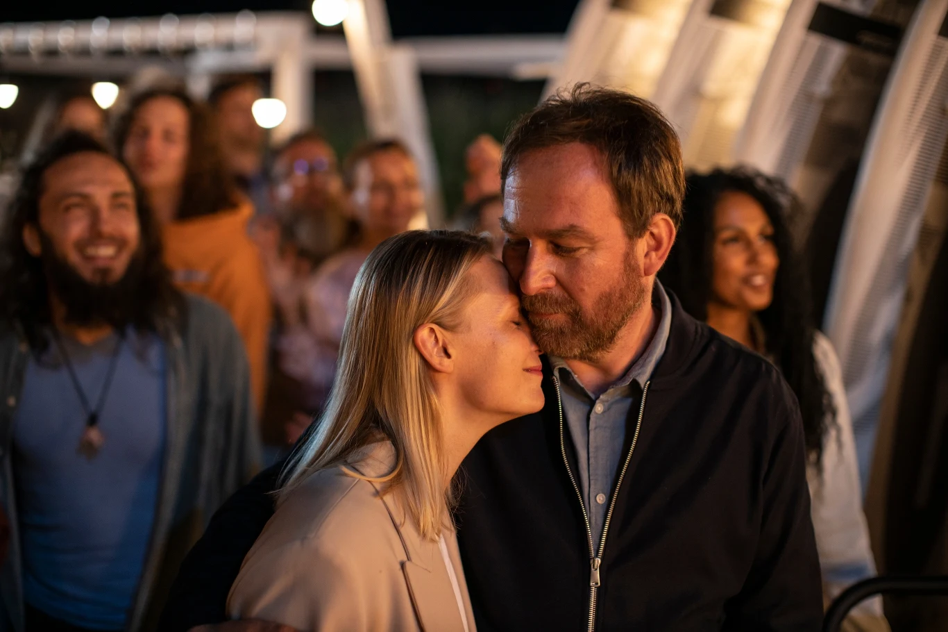 W obsadzie filmu znaleźli się również: Waleria Gorobets, Sebastian Dela, Agnieszka Żulewska, Marcin Perchuć, Sonia Bohosiewicz, Grzegorz Małecki, Marta Ojrzyńska i Ilona Ostrowska.
W obsadzie filmu znaleźli się również: Waleria Gorobets, Sebastian Dela, Agnieszka Żulewska, Marcin Perchuć, Sonia Bohosiewicz, Grzegorz Małecki, Marta Ojrzyńska i Ilona Ostrowska.