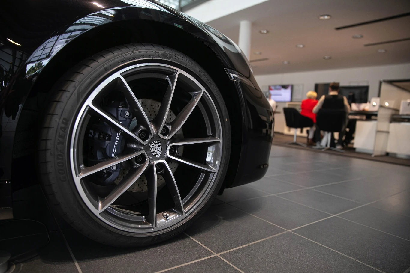 Samochody Porsche sprzedawały się jak świeże bułeczki