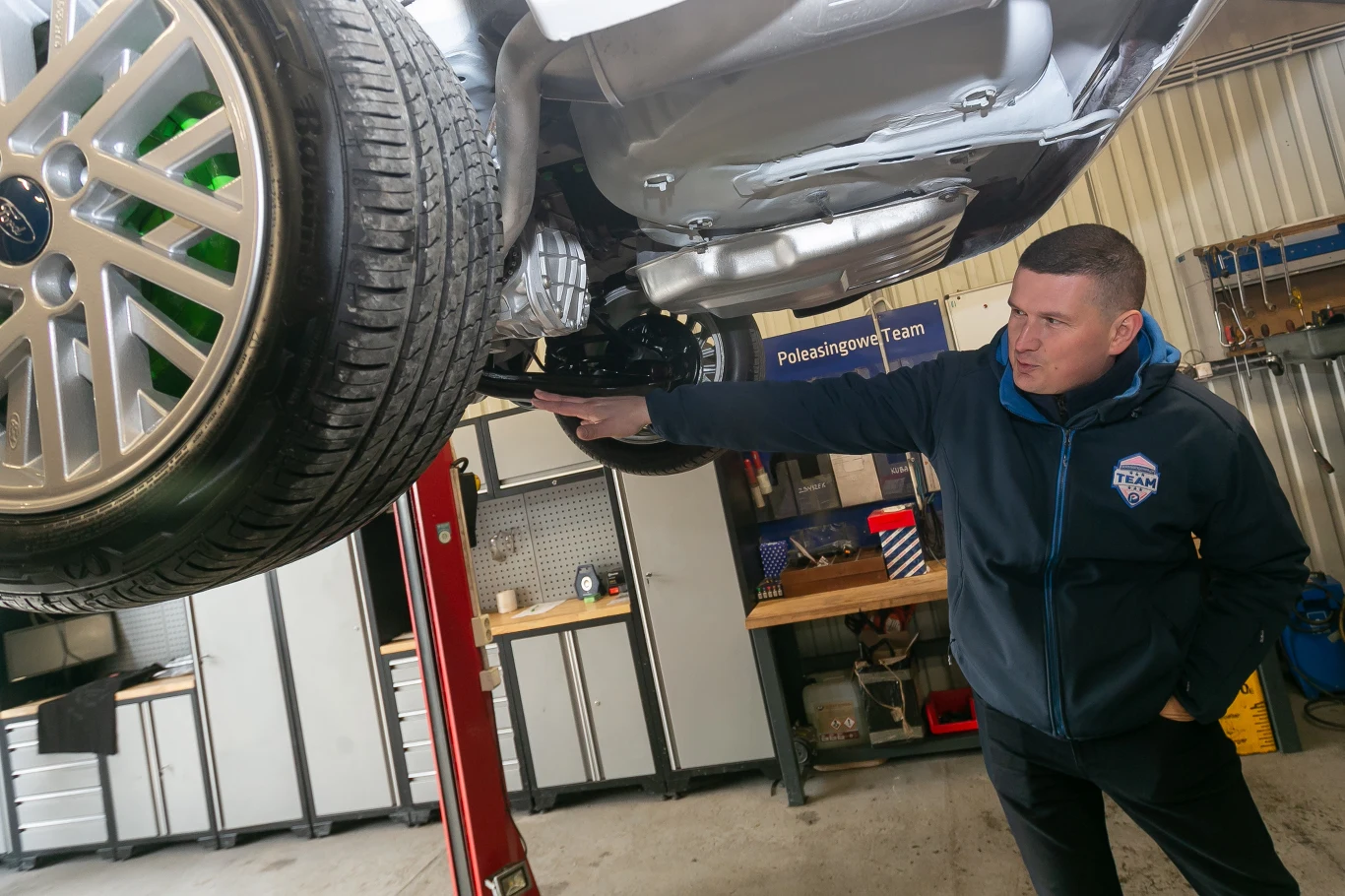 Praca była bardzo trudna, bo wiele części i elementów było niedostępnych.