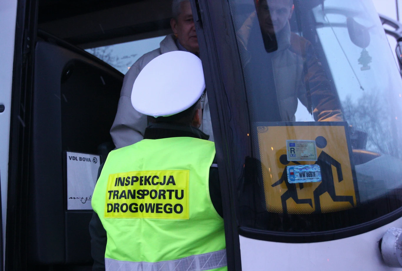 Inspekcja Transportu Drogowego sprawdzać będzie nie tylko stan techniczny autokarów, ale i trzeźwość kierowców Inspekcja Transportu Drogowego sprawdzać będzie nie tylko stan techniczny autokarów, ale i trzeźwość kierowców