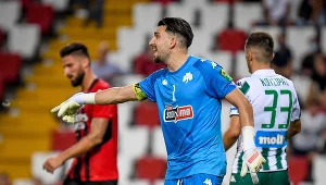 Sokratis Dioudis podczas towarzyskiego meczu Panathinaikos - AC Milan w sierpniu 2021 r.