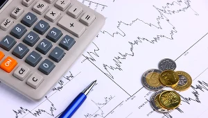 Dalsze podwyżki stóp powinny pomagać złotemu