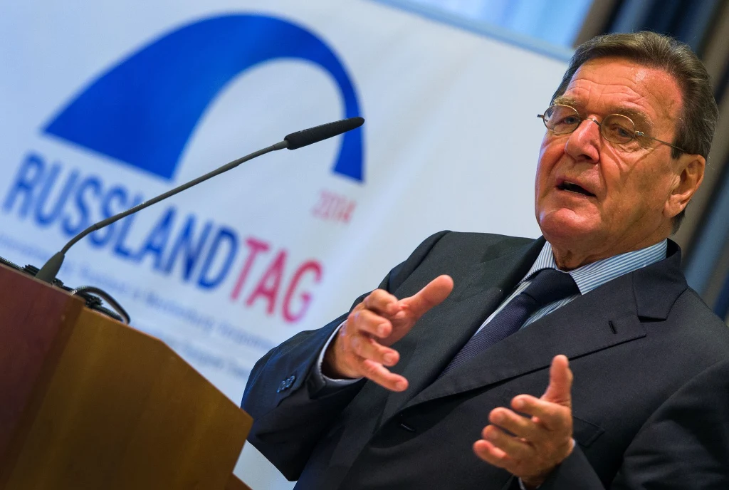 Były kanclerz SPD Gerhard Schroeder pracuje dla Gazpromu Były kanclerz SPD Gerhard Schroeder pracuje dla Gazpromu