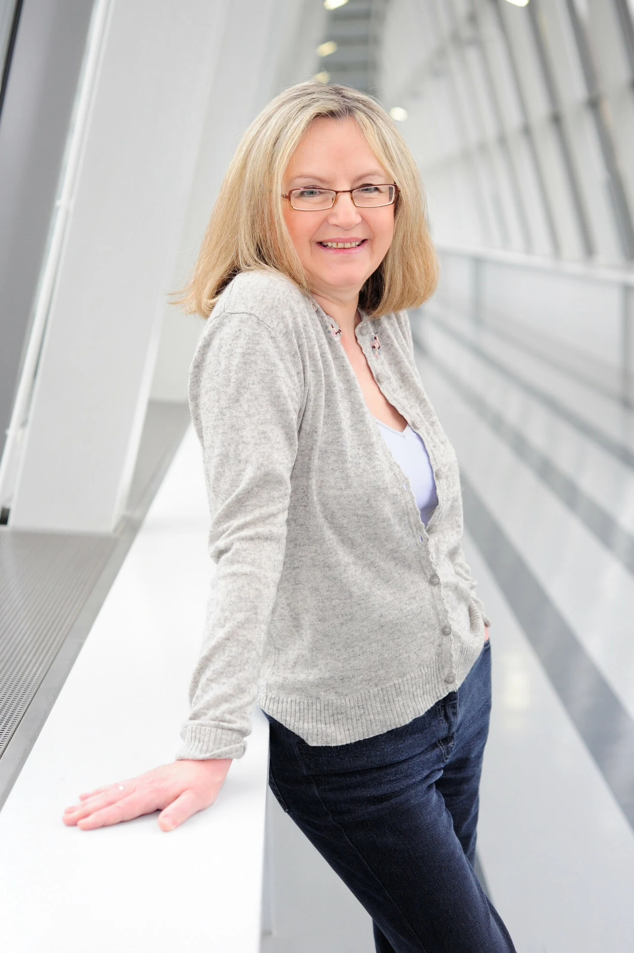 Bożena Stryjkówna, aktorka grająca rolę Lamii w "Seksmisji" w gmachu TVP. Bożena Stryjkówna, aktorka grająca rolę Lamii w "Seksmisji" w gmachu TVP.