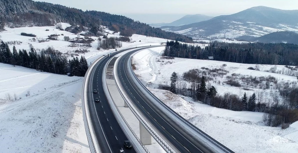 Budowany w ciągu drogi S7, czyli ekspresowej Zakopianki tunel znacznie skróci czas jazdy z Krakowa do Zakopanego