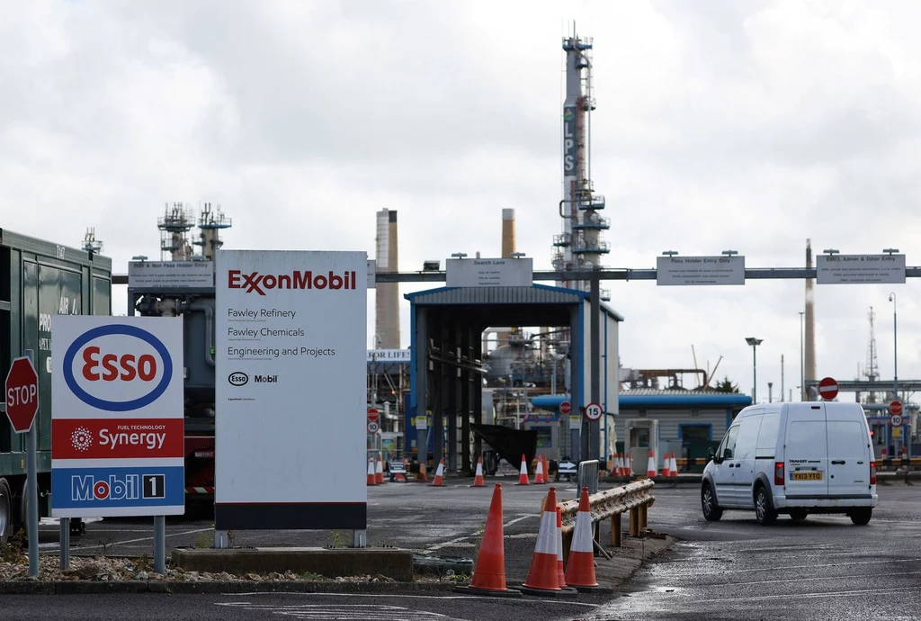 Rafineria ExxonMobil w Fawley k. Southampton w Anglii