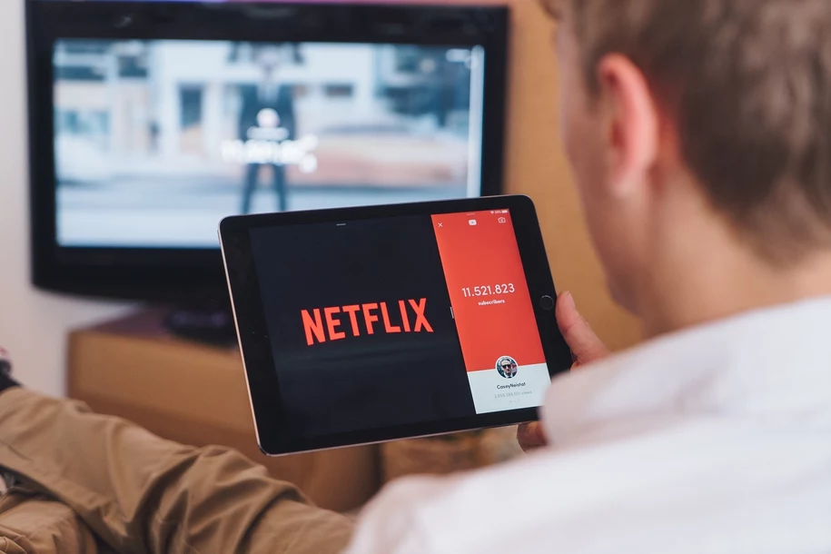 Netflix podnosi ceny pakietów. Sprawdź, czym jest to spowodowane!