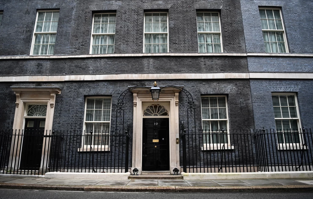 Cummings: Brytyjski premier Boris Johnson wiedział z wyprzedzeniem o imprezie w ogrodzie rezydencji Downing Street w pierwszym lockdownie
