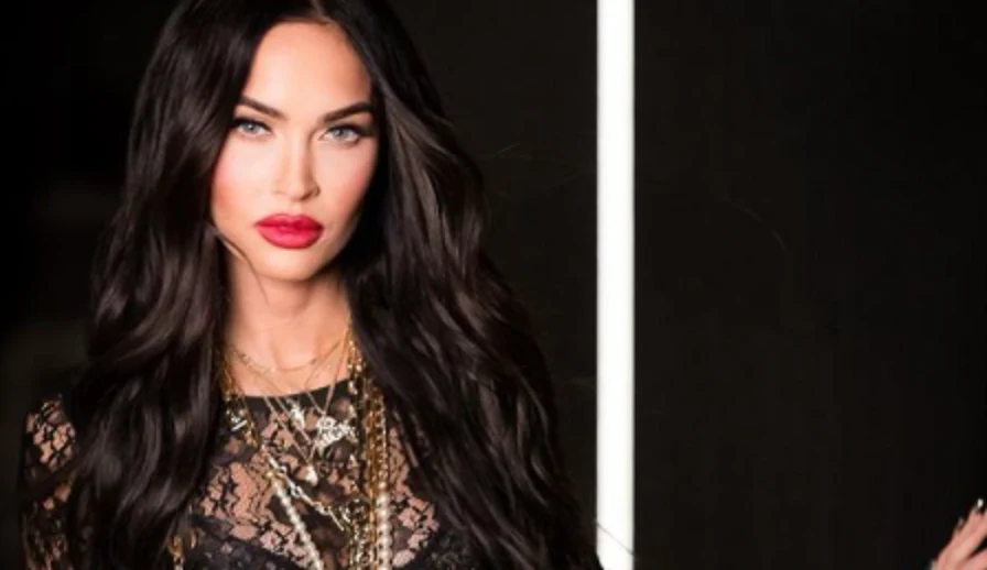 Megan Fox https://www.instagram.com/meganfox/