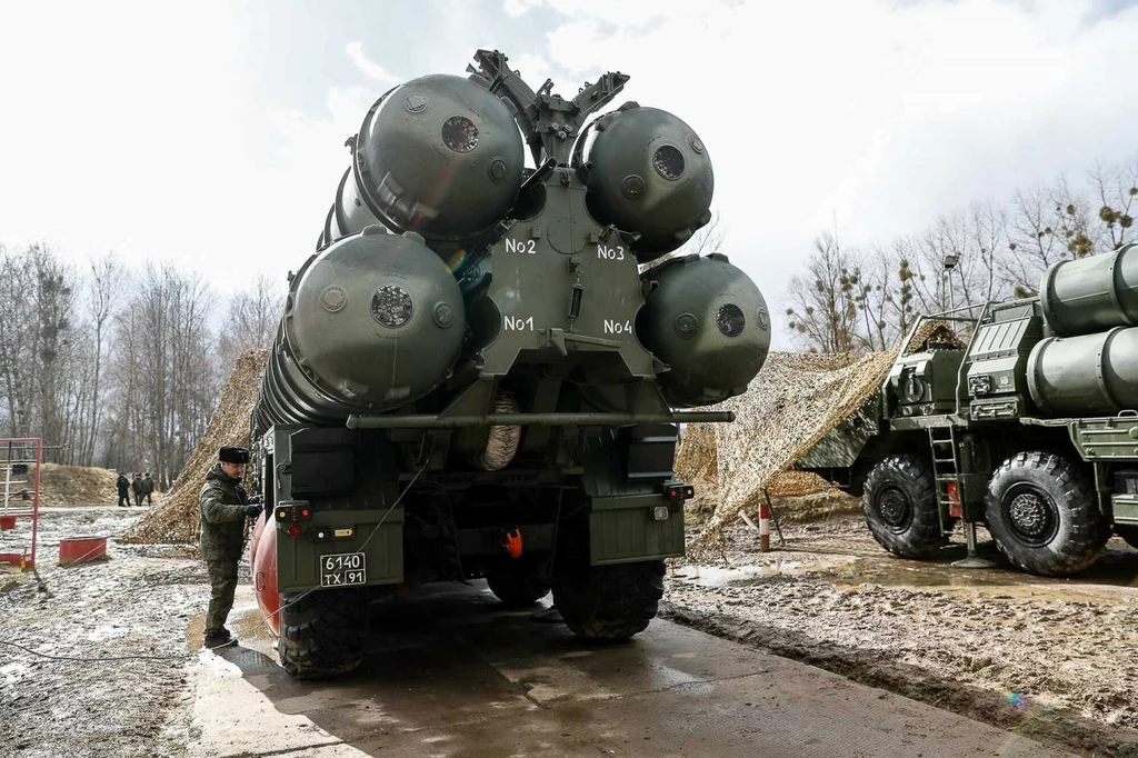 Rosyjski system rakietowy S-400 w bazie wojskowej w obwodzie Kaliningradzkim. Czy Turcja odda Ukrainie swoje egzemplarze?