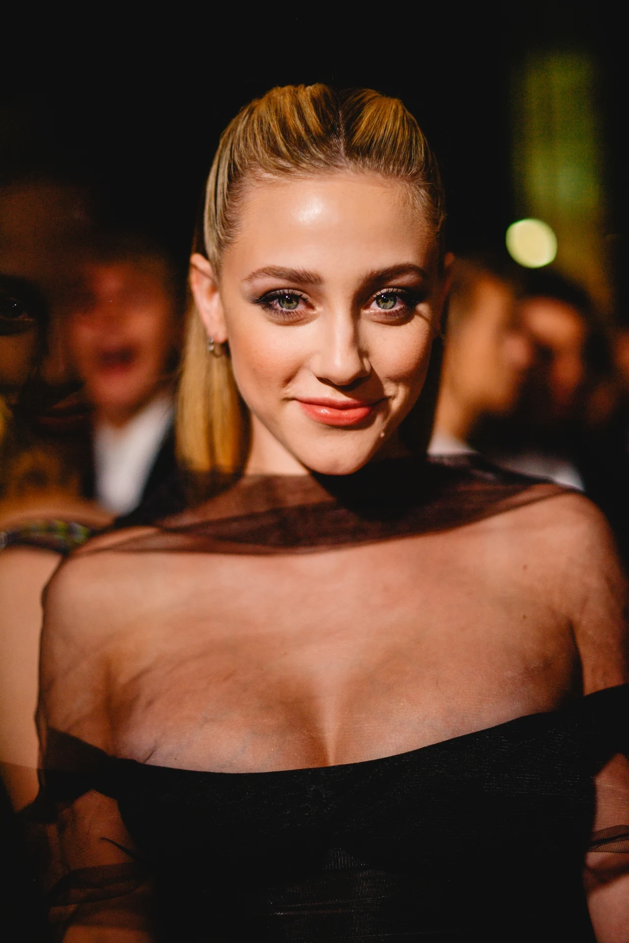 Lili Reinhart 