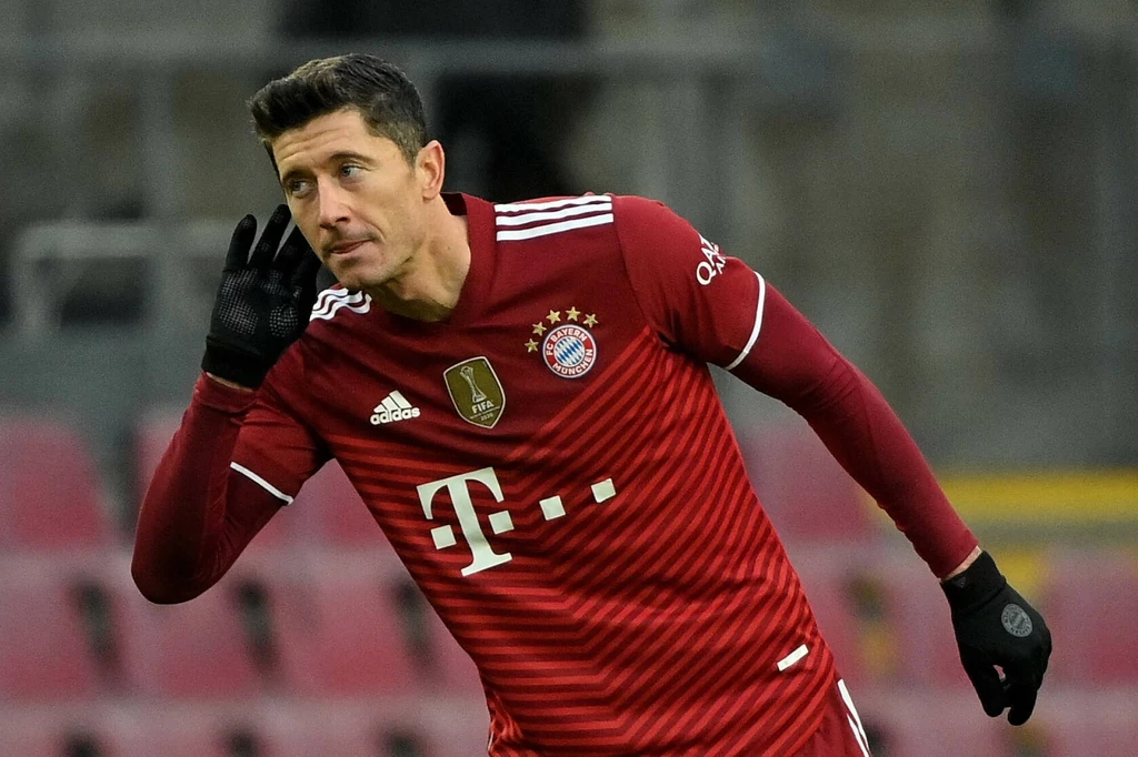 Robert Lewandowski z Bayernem zmierzą się dziś z Villarealem Robert Lewandowski z Bayernem zmierzą się dziś z Villarealem
