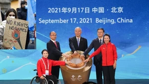 Pekin 2022. Ogłoszenie oficjalnego hasła zimowych igrzysk olimpijskich oraz protesty związane z olimpiadą w Chinach