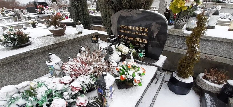 Grób Edwarda Gierka i jego żony Stanisławy na cmentarzu w sosnowieckiej dzielnicy Zagórze (styczeń 2022)