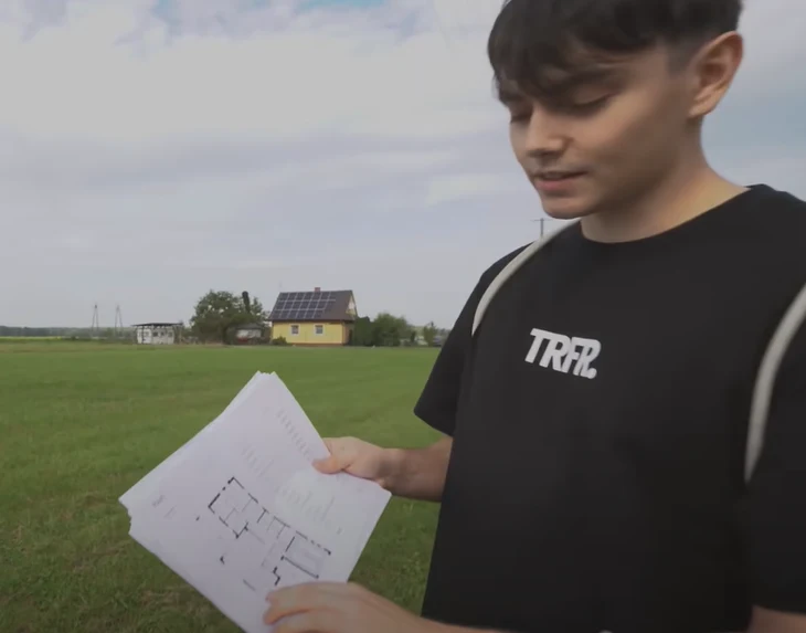 Jan Dąbrowski pokazuje plan domu na YT @JDabrowsky Jan Dąbrowski pokazuje plan domu na YT @JDabrowsky