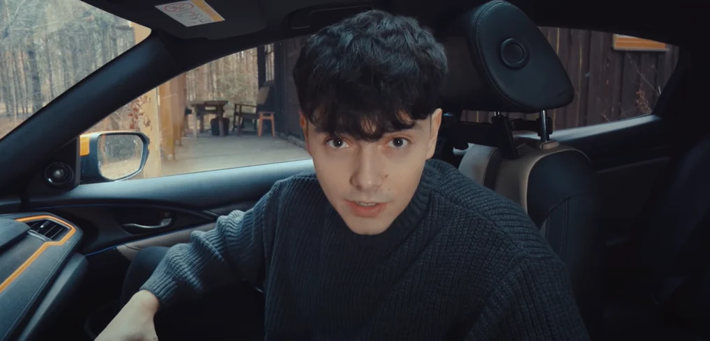 Jan Dąbrowski podlicza wydatki za dom na YT @JDabrowsky Jan Dąbrowski podlicza wydatki za dom na YT @JDabrowsky