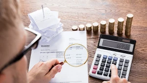 Przeciętny posiadacz złotowego kredytu może mieć już ratę o 1/3 wyższą niż przed podwyżkami stóp 