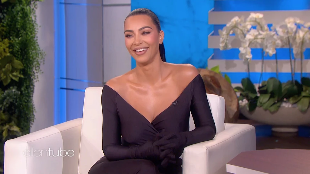 Kim Kardashian rozkwita dzięki związkowi z Petem. Dlaczego postanowiła rozwieść się z Kanye Westem?