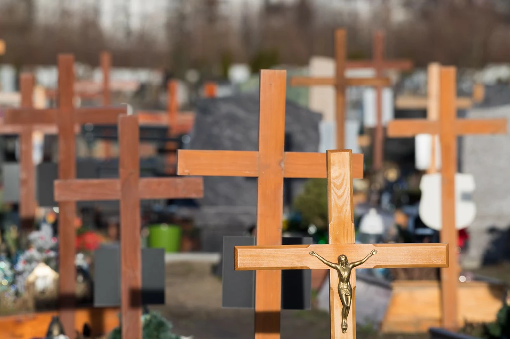Dziennie w Krakowie jedna firma wyprawia 30 pogrzebów