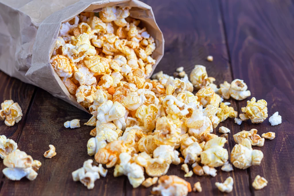 Popcorn kojarzy się z niezdrową i tuczącą przekąską. Czy faktycznie jest niezdrowy?