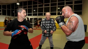 Waldemar Kulej (z lewej), w środku śp. Jerzy Kulej, z prawej Marcin Najman. Zdjęcie z lutego 2012 roku, na kilka miesięcy przed śmiercią legendarnego mistrza