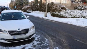 Potrącenie dziecka na przejściu. Auto na letnich oponach