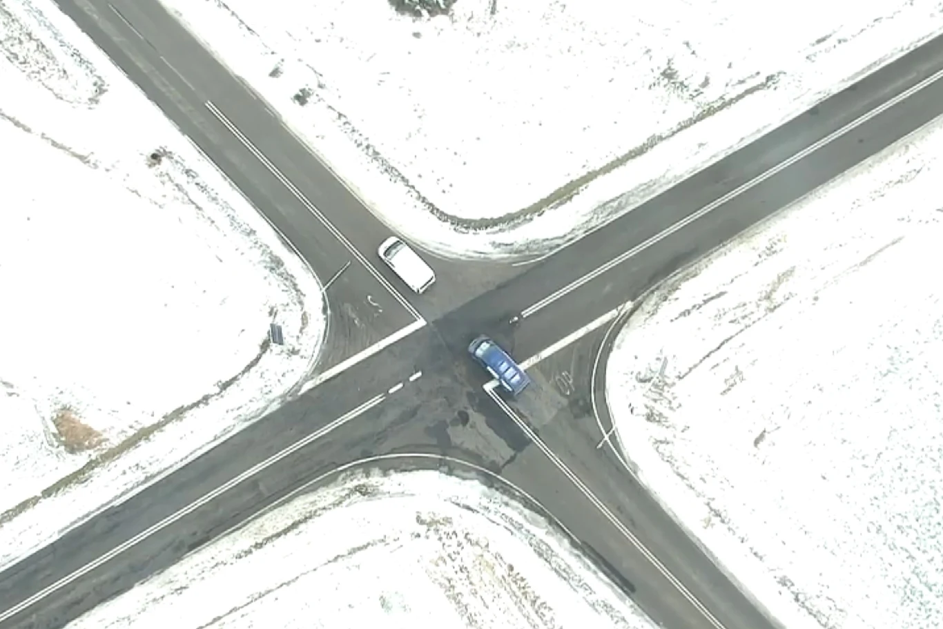 Wykorzystany przez policjantów z Lipska dron w godzinę zarejestrował 17 wykroczeń, w tym 15 dotyczyło niezatrzymania się przed znakiem STOP Wykorzystany przez policjantów z Lipska dron w godzinę zarejestrował 17 wykroczeń, w tym 15 dotyczyło niezatrzymania się przed znakiem STOP