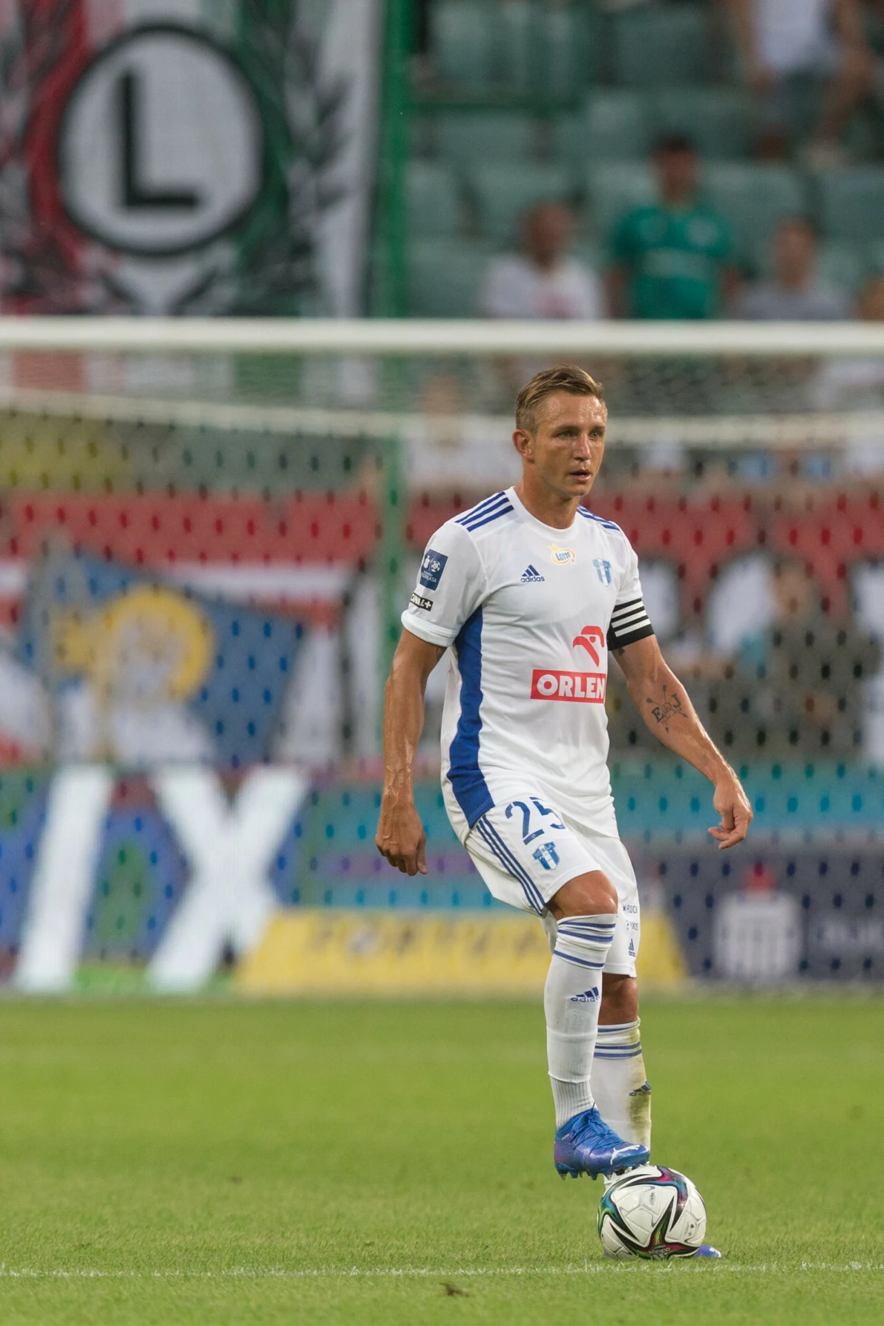 Jakub Rzeźniczak jest ojcem dwójki dzieci z dwóch, różnych związków Jakub Rzeźniczak jest ojcem dwójki dzieci z dwóch, różnych związków