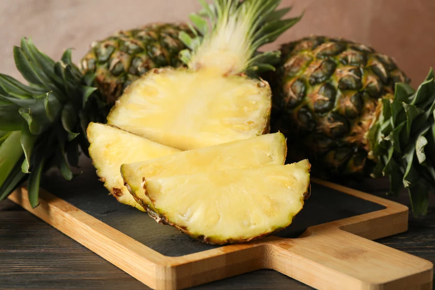 Ananas w puszce i świeży to źródło cennych dla zdrowia witamin