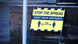 Irlandia znosu część restrykcji covidowych