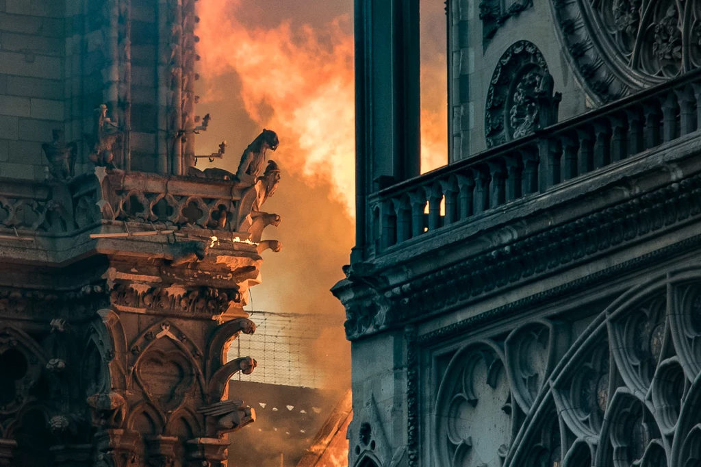 Pożar Notre-Dame wstrząsnął całym światem