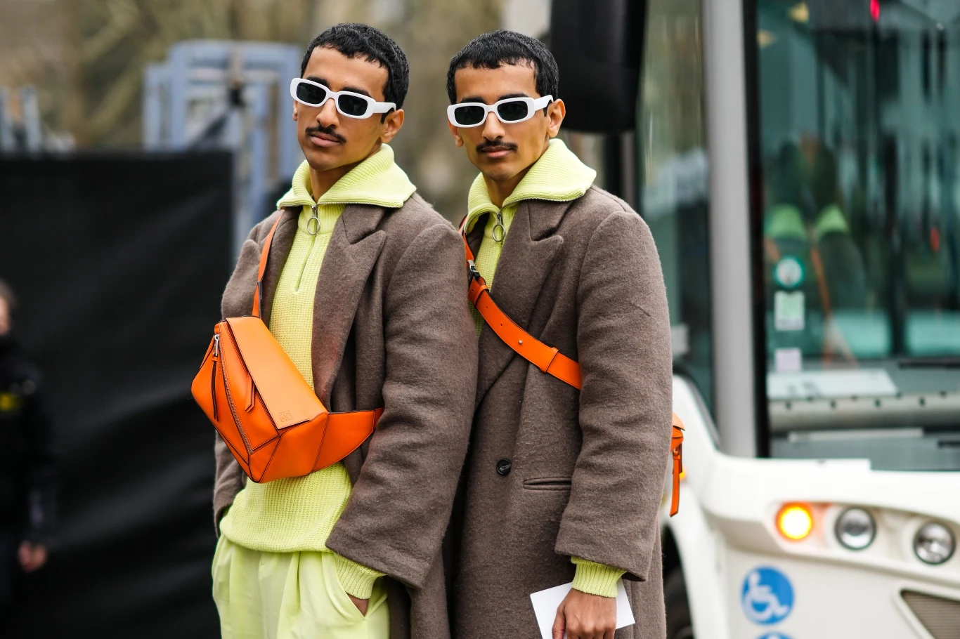 A kto potrzebuje poczuć nieco radosnej energii, może już dziś postawić na intensywne słoneczne barwy i wyszukane oryginalne dodatki. A kto potrzebuje poczuć nieco radosnej energii, może już dziś postawić na intensywne słoneczne barwy i wyszukane oryginalne dodatki.