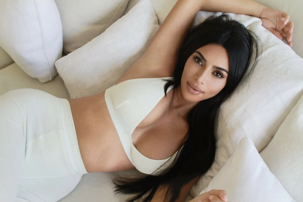 Kim Kardashian zrobiła oszałamiającą karierę dzięki temu, jak wygląda 
