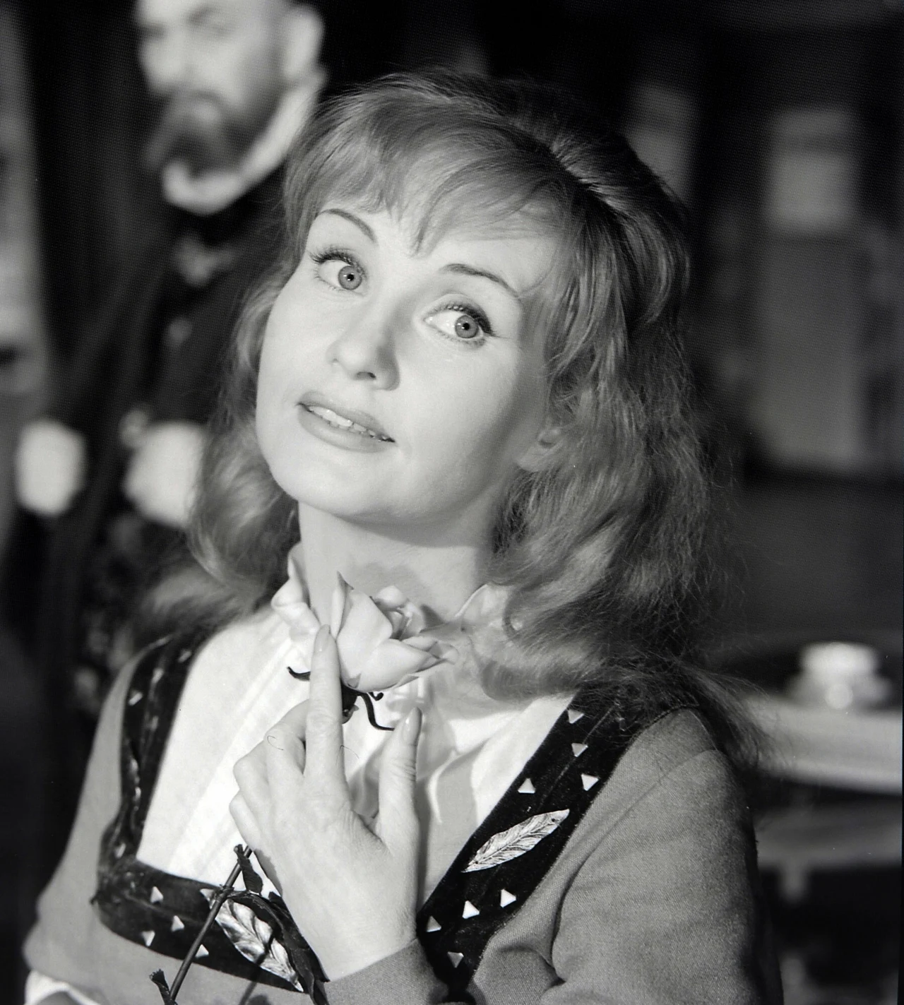 Barbara Krafftówna w filmie "Jak być kochaną" Barbara Krafftówna w filmie "Jak być kochaną"