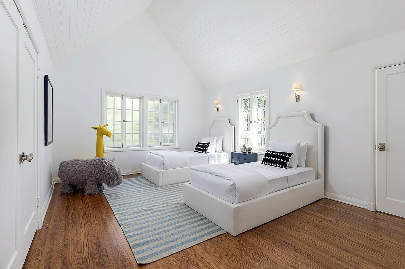 Leonardo DiCaprio wystawił swój dom na sprzedaż - sypialnia