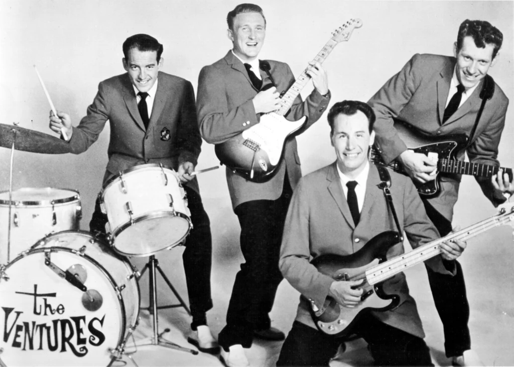 Gitarzysta Don Wilson (drugi od lewej) był jedynym żyjącym, oryginalnym członkiem zespołu Gitarzysta Don Wilson (drugi od lewej) był jedynym żyjącym, oryginalnym członkiem zespołu