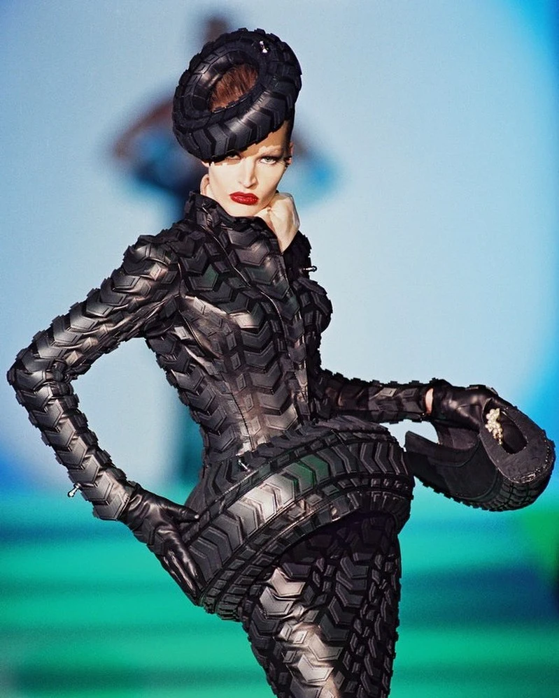 Thierry Mugler - futurystyczne projekty Thierry Mugler - futurystyczne projekty