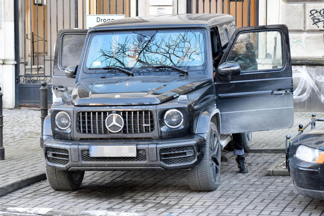 Samochód Ewy Chodakowskiej jest wart 1,2 mln zł! Takim samym jeździ m.in. Anna Lewandowska