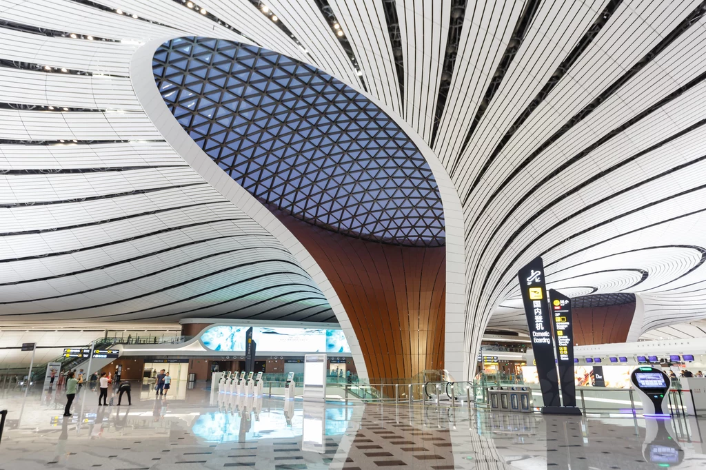 Wnętrze lotniska Pekin-Daxing
